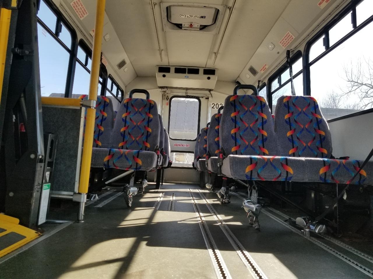 Ford Econoline Commercial Cutaway E-450 Super Duty 176" DRW 2015