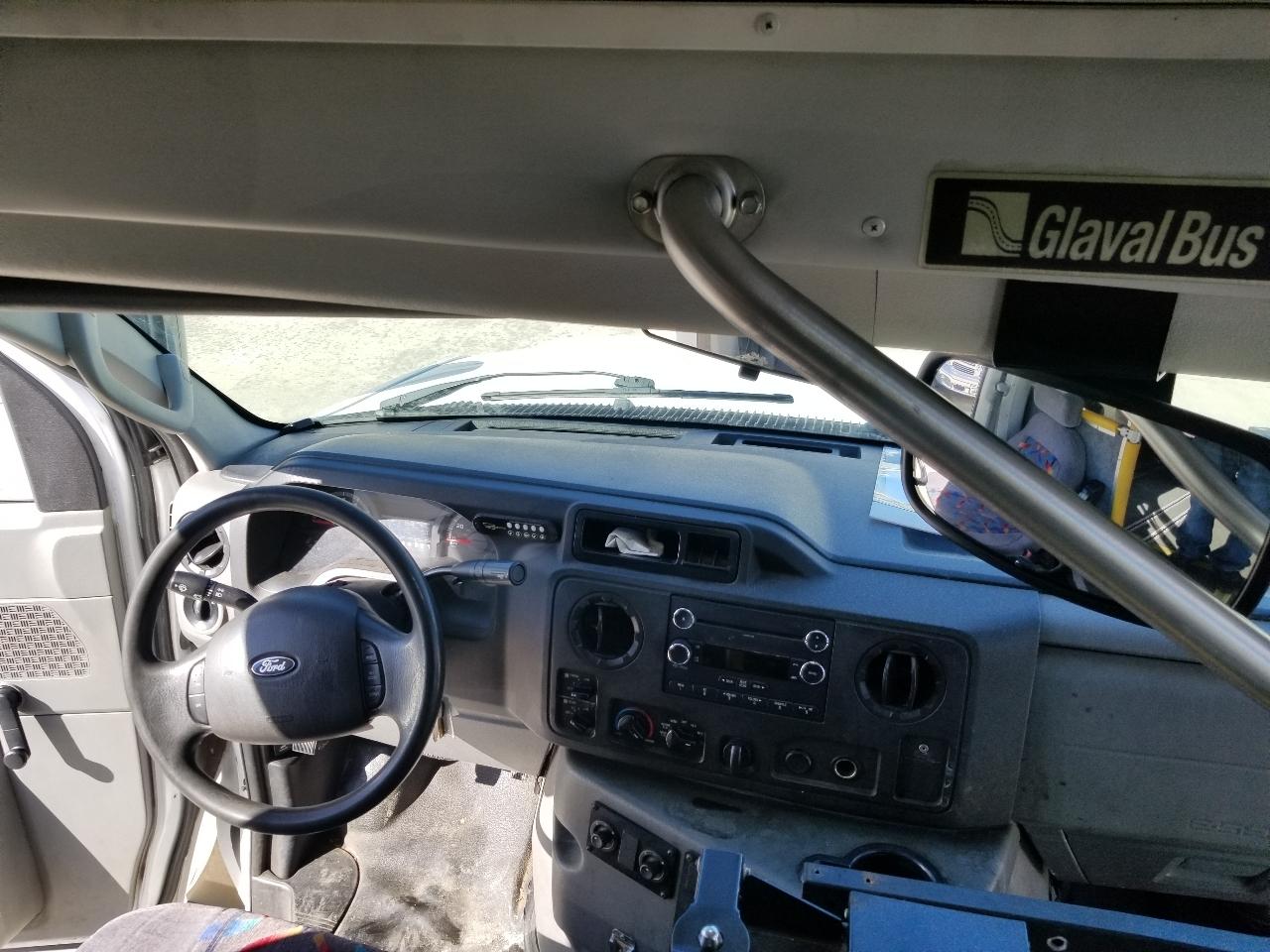 Ford Econoline Commercial Cutaway E-450 Super Duty 176" DRW 2015