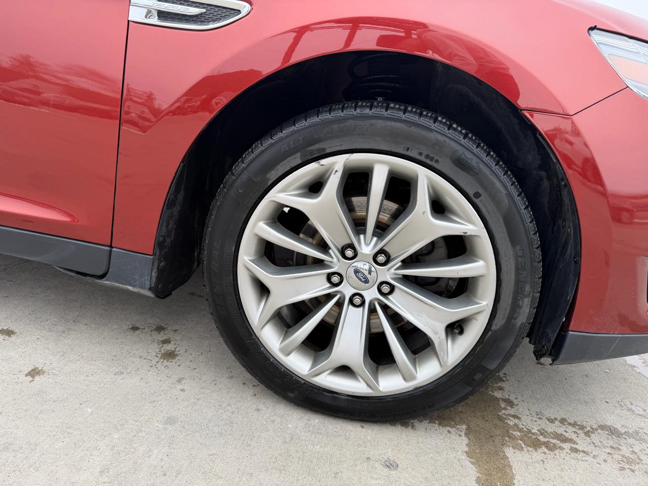 Ford Taurus 4dr Sdn Limited FWD 2014