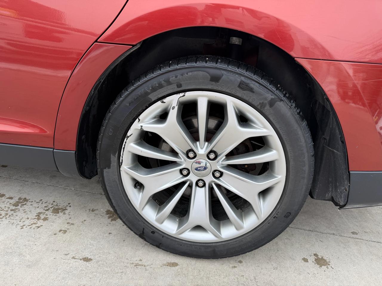 Ford Taurus 4dr Sdn Limited FWD 2014