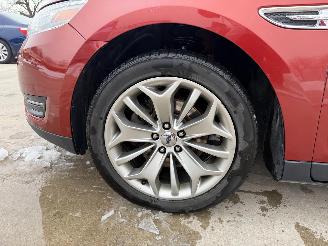 Ford Taurus 4dr Sdn Limited FWD 2014