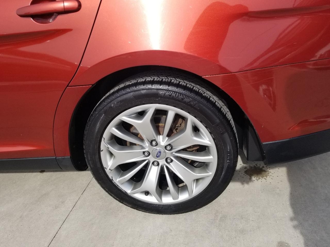 Ford Taurus 4dr Sdn Limited FWD 2014