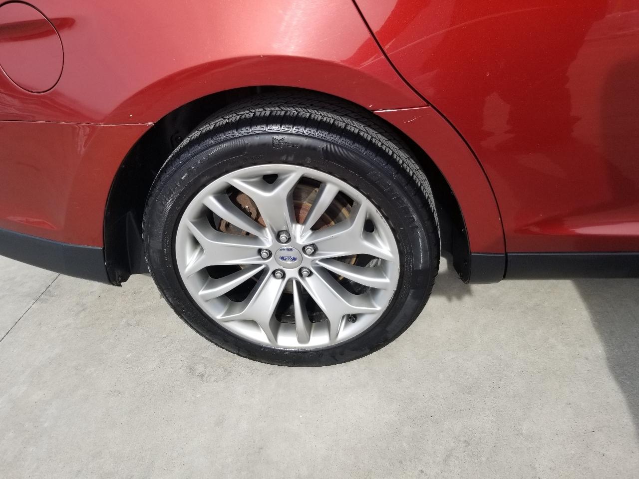 Ford Taurus 4dr Sdn Limited FWD 2014