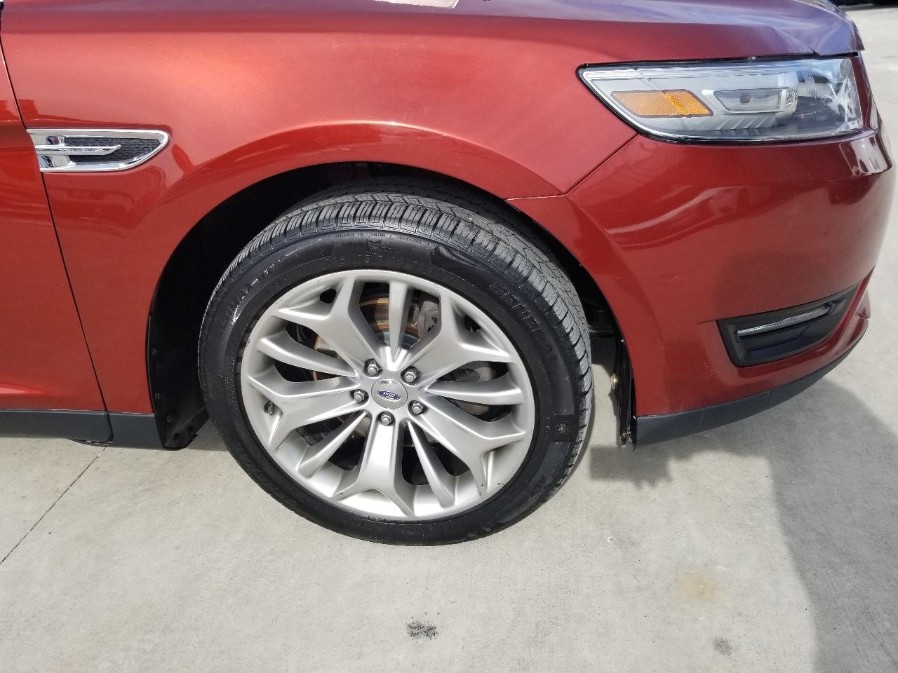 Ford Taurus 4dr Sdn Limited FWD 2014