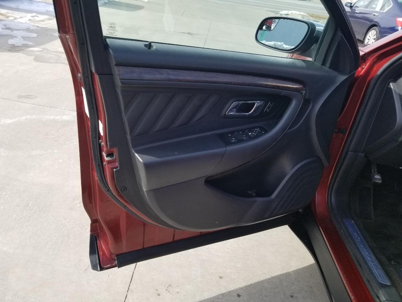 Ford Taurus 4dr Sdn Limited FWD 2014