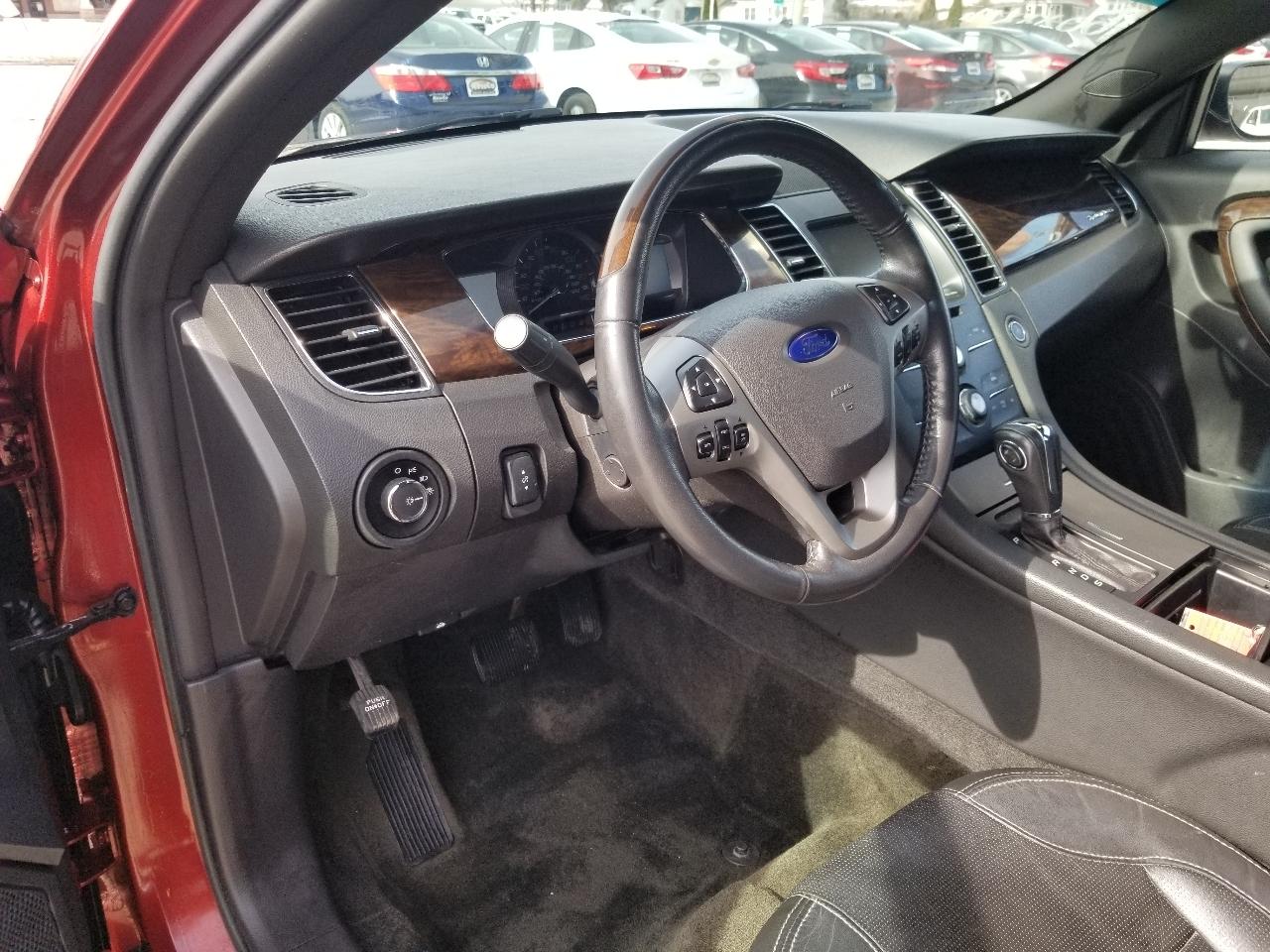 Ford Taurus 4dr Sdn Limited FWD 2014