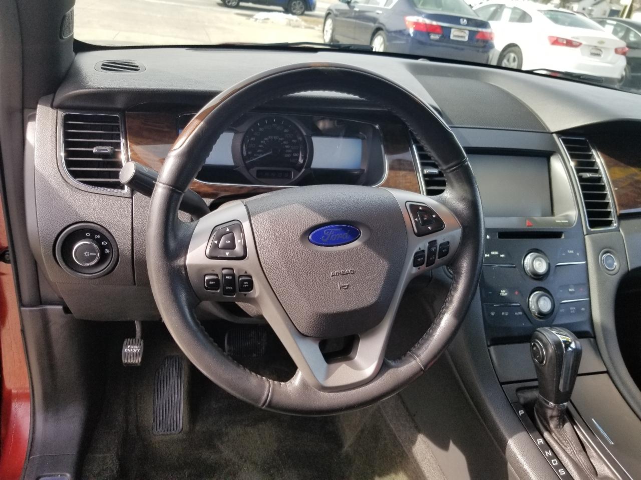 Ford Taurus 4dr Sdn Limited FWD 2014