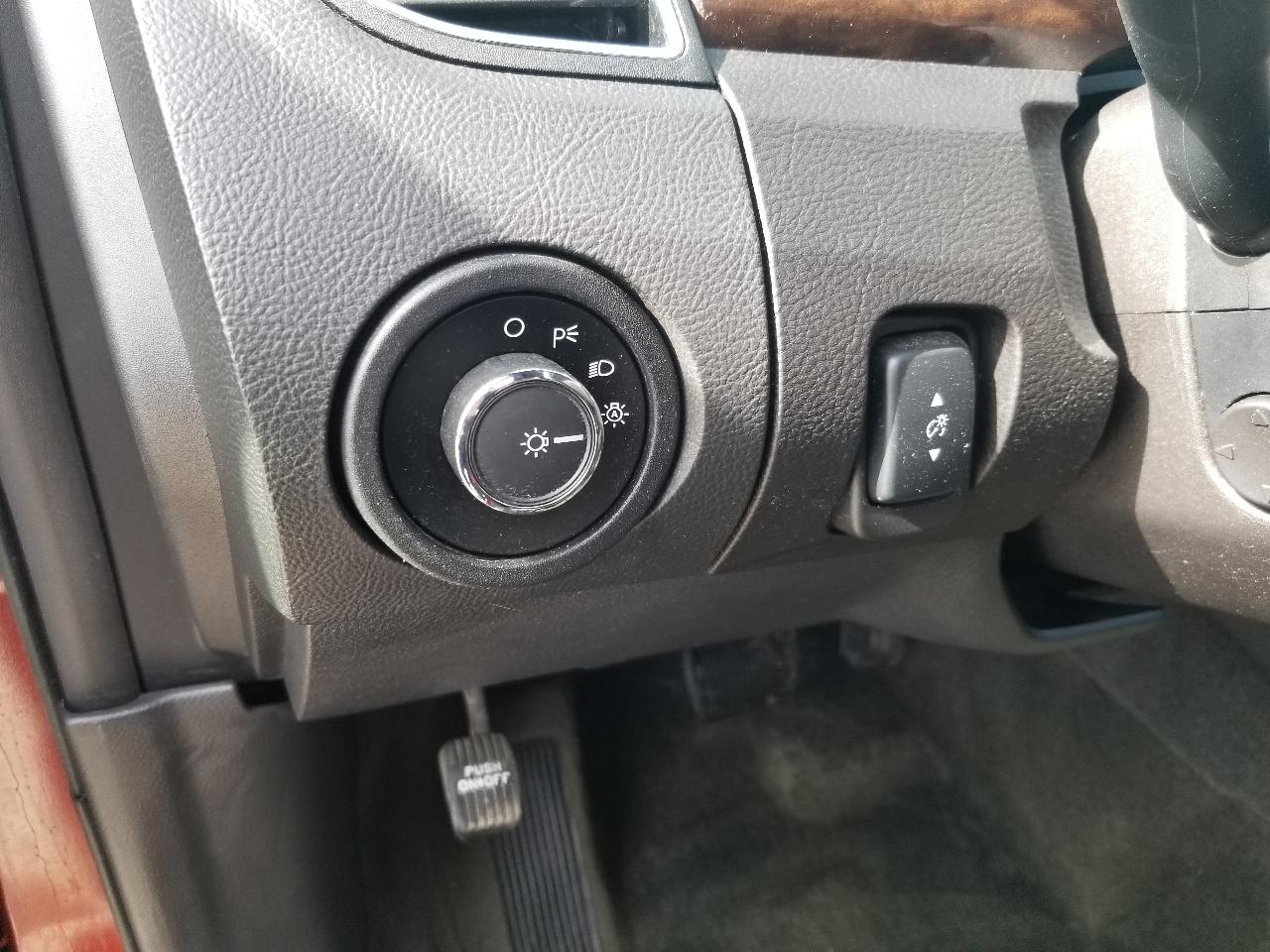 Ford Taurus 4dr Sdn Limited FWD 2014