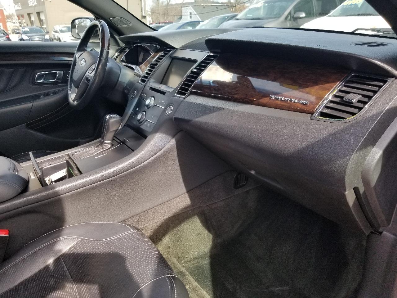 Ford Taurus 4dr Sdn Limited FWD 2014