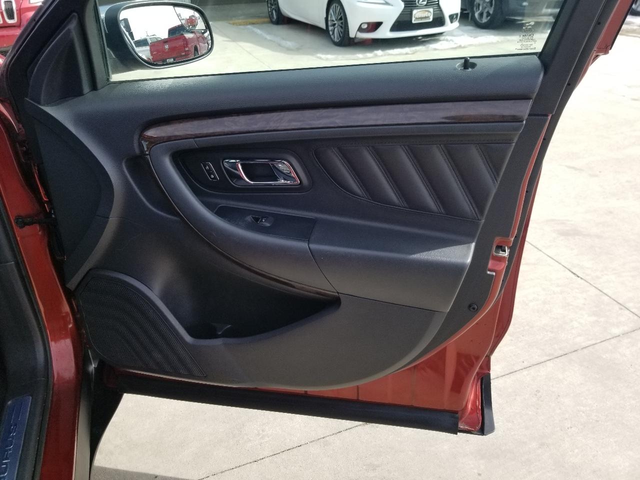 Ford Taurus 4dr Sdn Limited FWD 2014