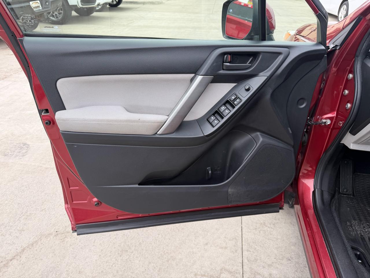 Subaru Forester 4dr CVT 2.5i Premium PZEV 2015