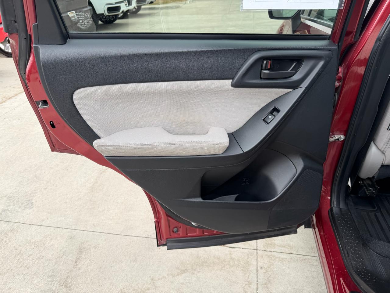 Subaru Forester 4dr CVT 2.5i Premium PZEV 2015