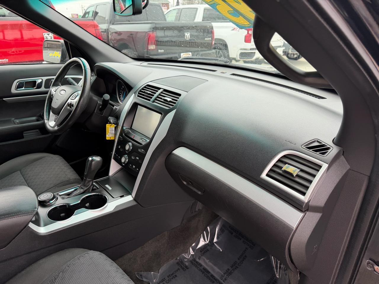 Ford Explorer 4WD 4dr XLT 2015