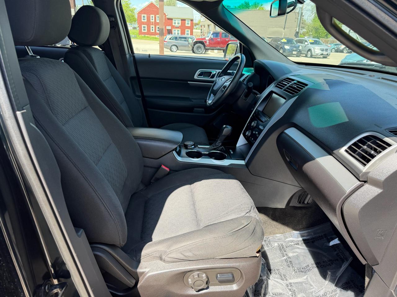 Ford Explorer 4WD 4dr XLT 2015