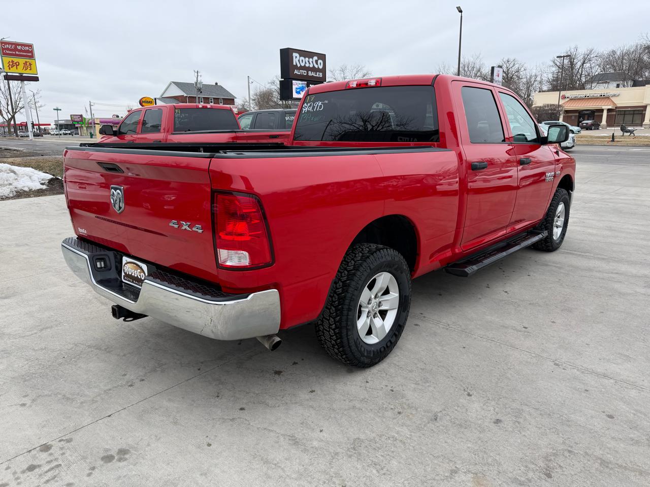 RAM 1500 Tradesman 4x4 Crew Cab 6'4" Box 2017