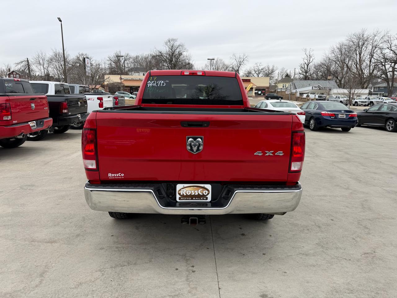 RAM 1500 Tradesman 4x4 Crew Cab 6'4" Box 2017