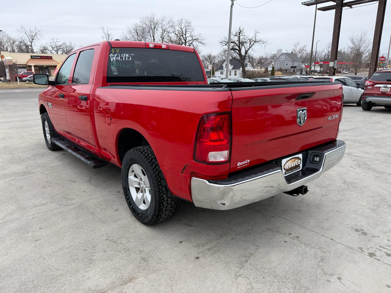 RAM 1500 Tradesman 4x4 Crew Cab 6'4" Box 2017