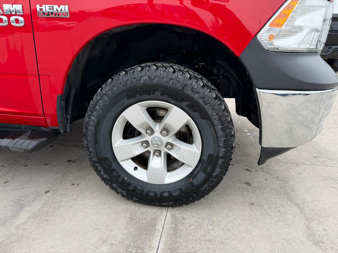 RAM 1500 Tradesman 4x4 Crew Cab 6'4" Box 2017