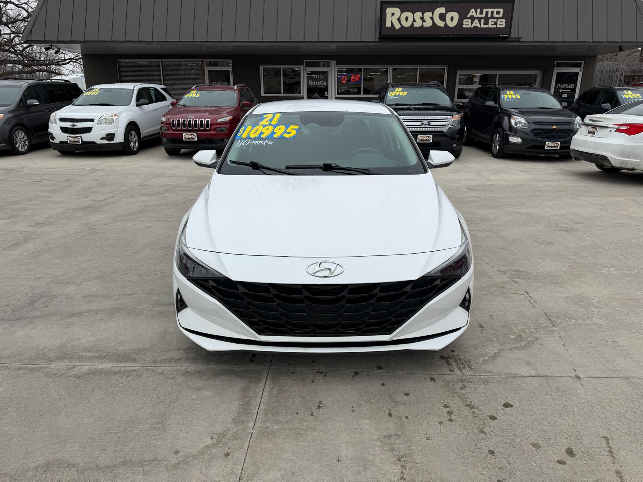 Hyundai Elantra SE IVT 2021