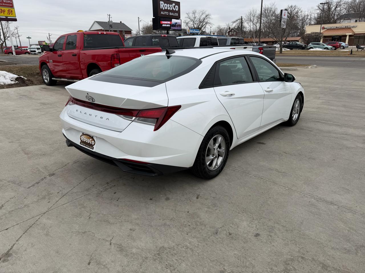 Hyundai Elantra SE IVT 2021