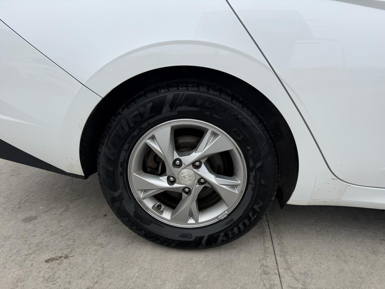 Hyundai Elantra SE IVT 2021