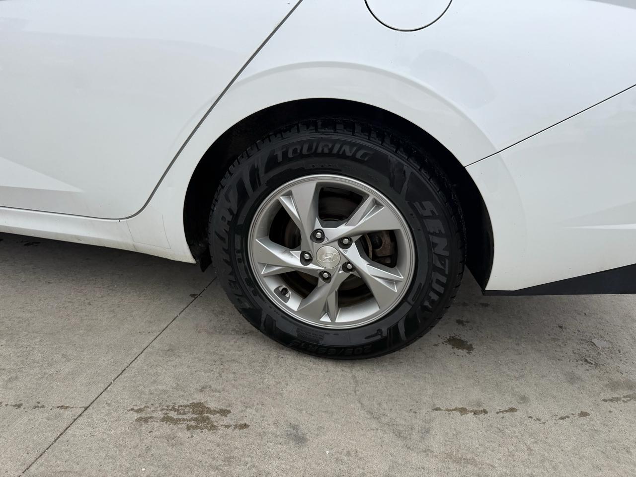 Hyundai Elantra SE IVT 2021