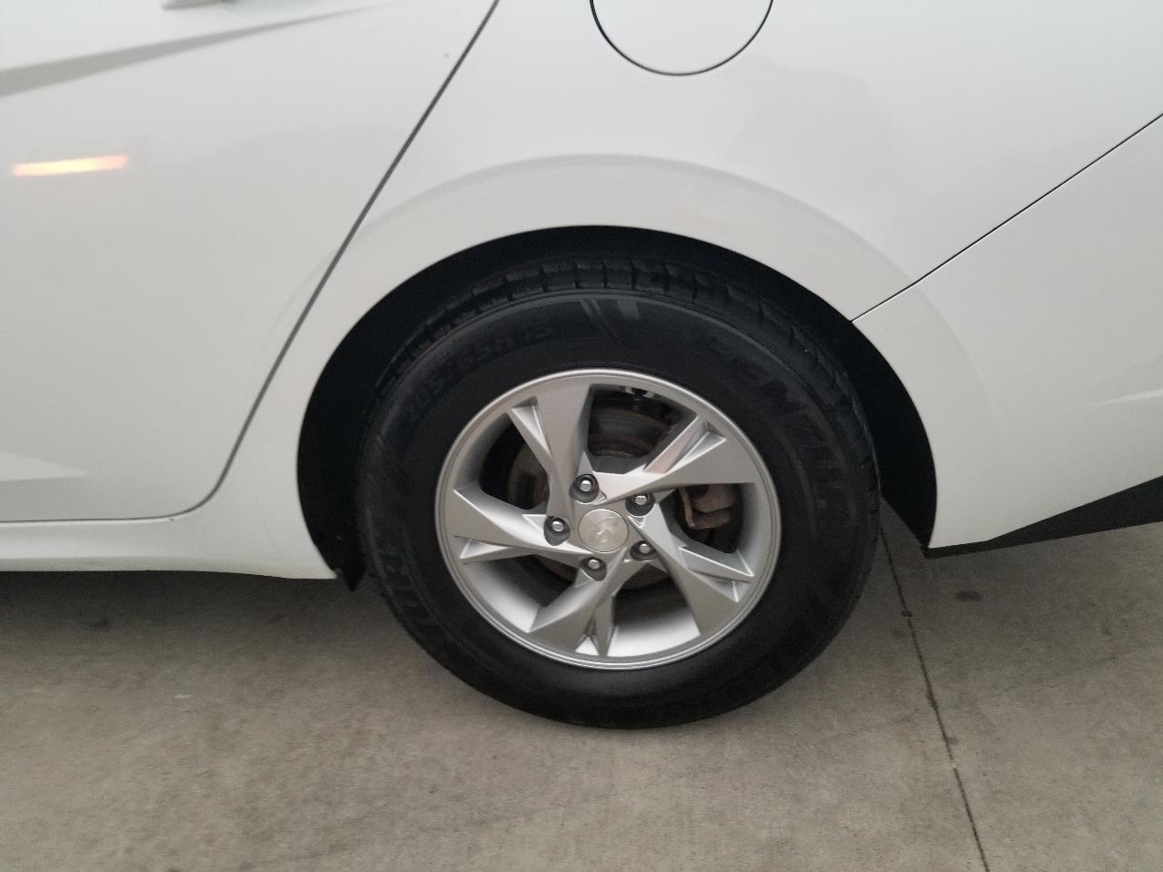 Hyundai Elantra SE IVT 2021