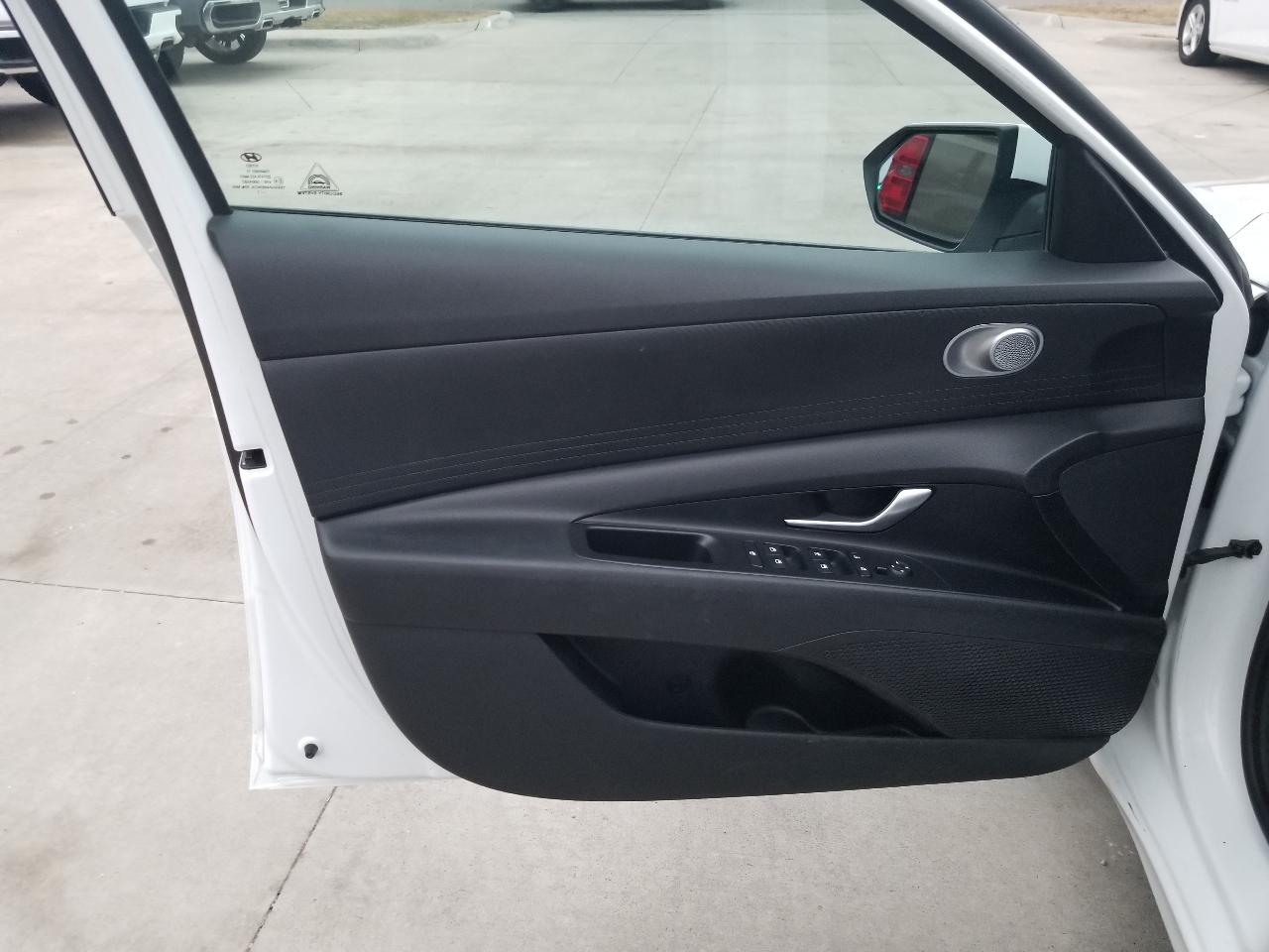 Hyundai Elantra SE IVT 2021