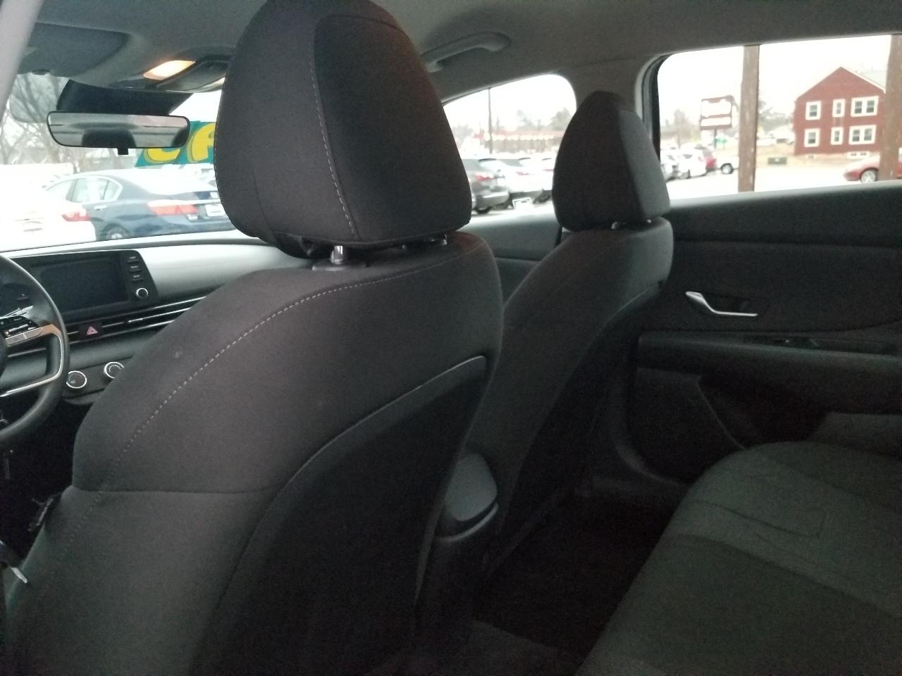 Hyundai Elantra SE IVT 2021