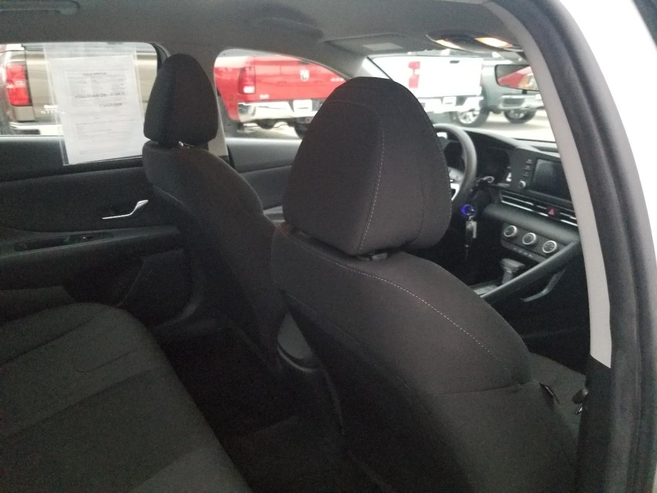 Hyundai Elantra SE IVT 2021