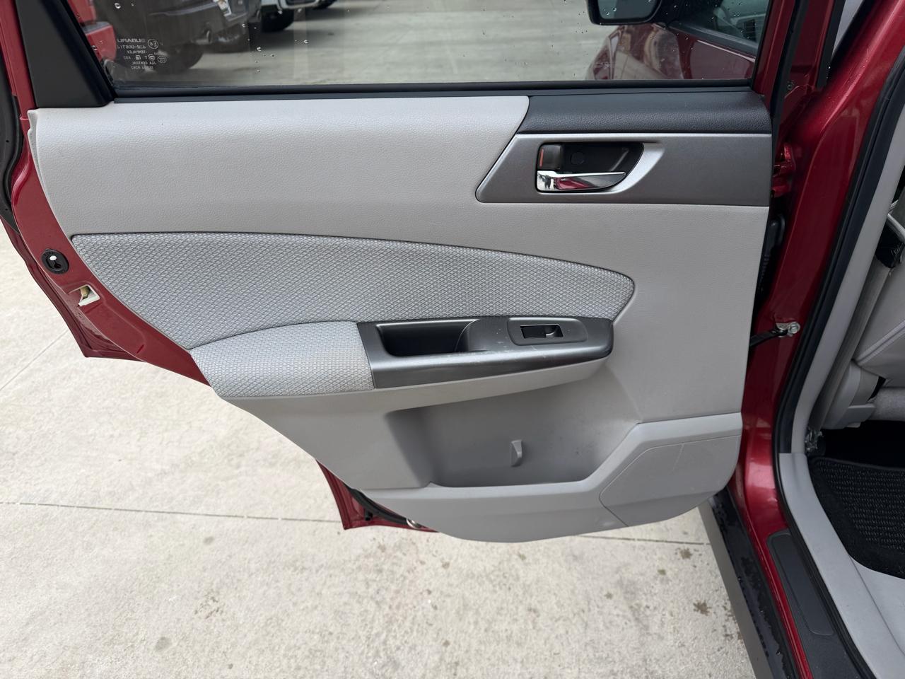 Subaru Forester 4dr Auto 2.5X Premium 2012