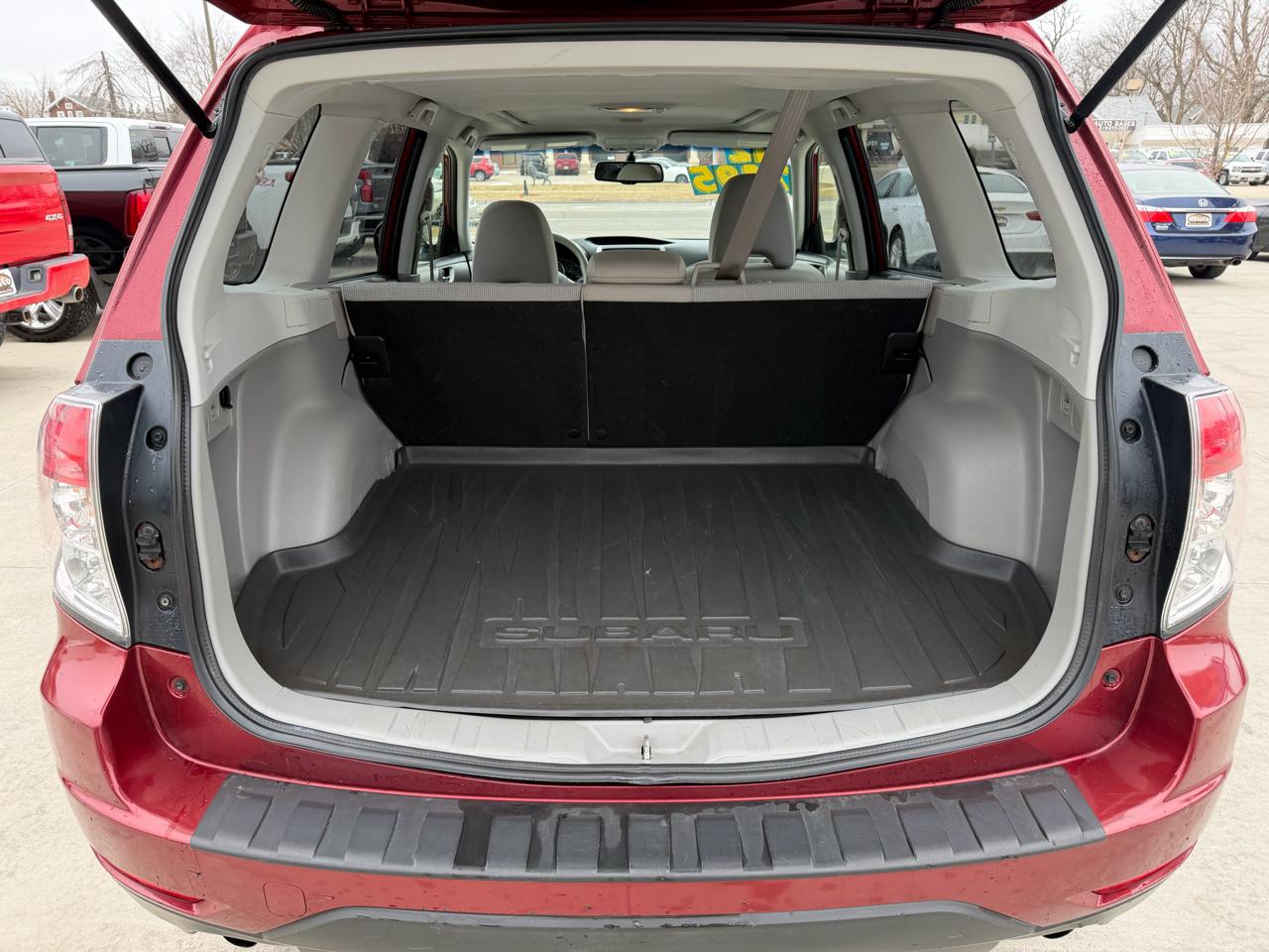 Subaru Forester 4dr Auto 2.5X Premium 2012