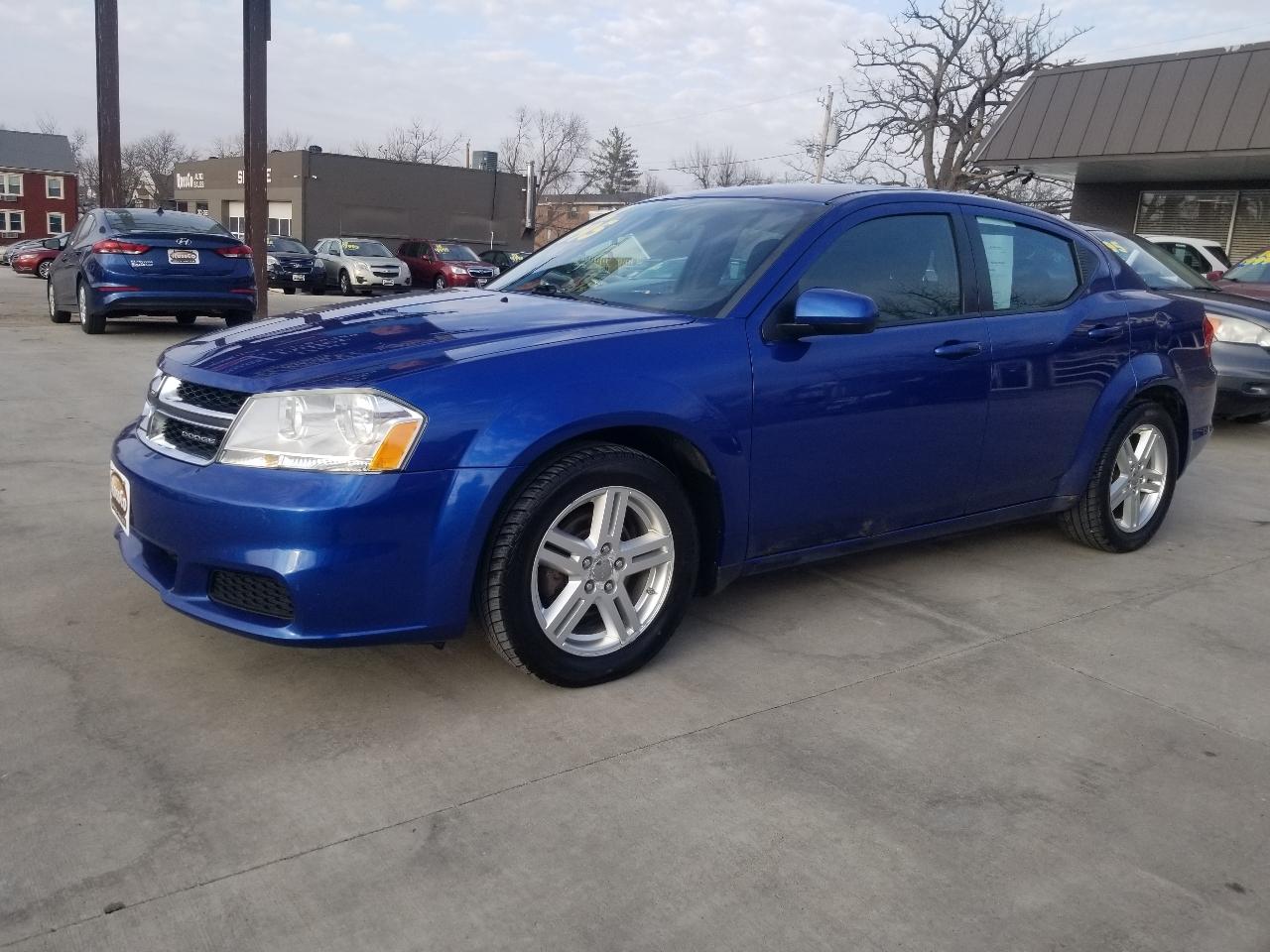 Dodge Avenger 4dr Sdn SXT 2012