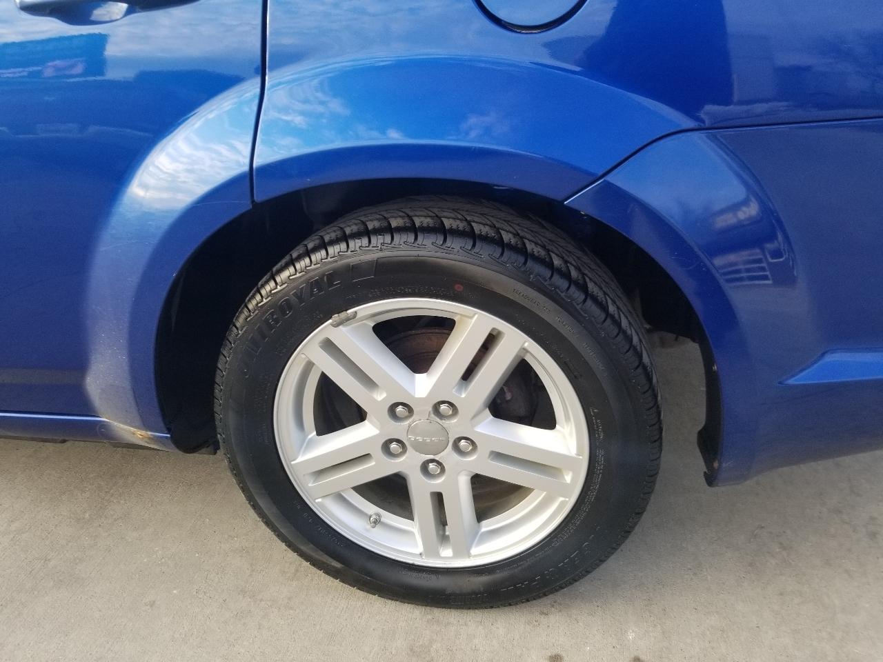 Dodge Avenger 4dr Sdn SXT 2012