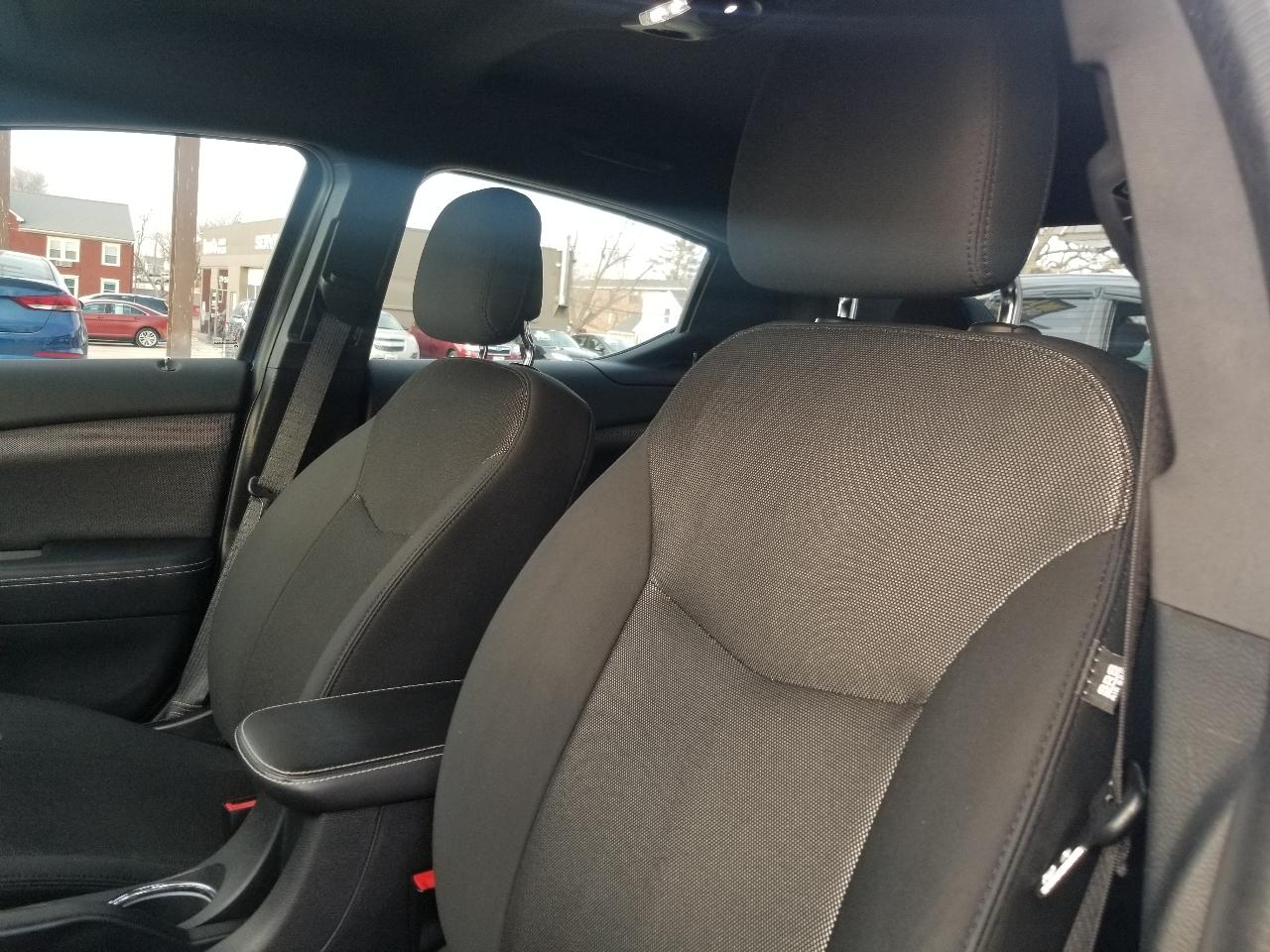 Dodge Avenger 4dr Sdn SXT 2012