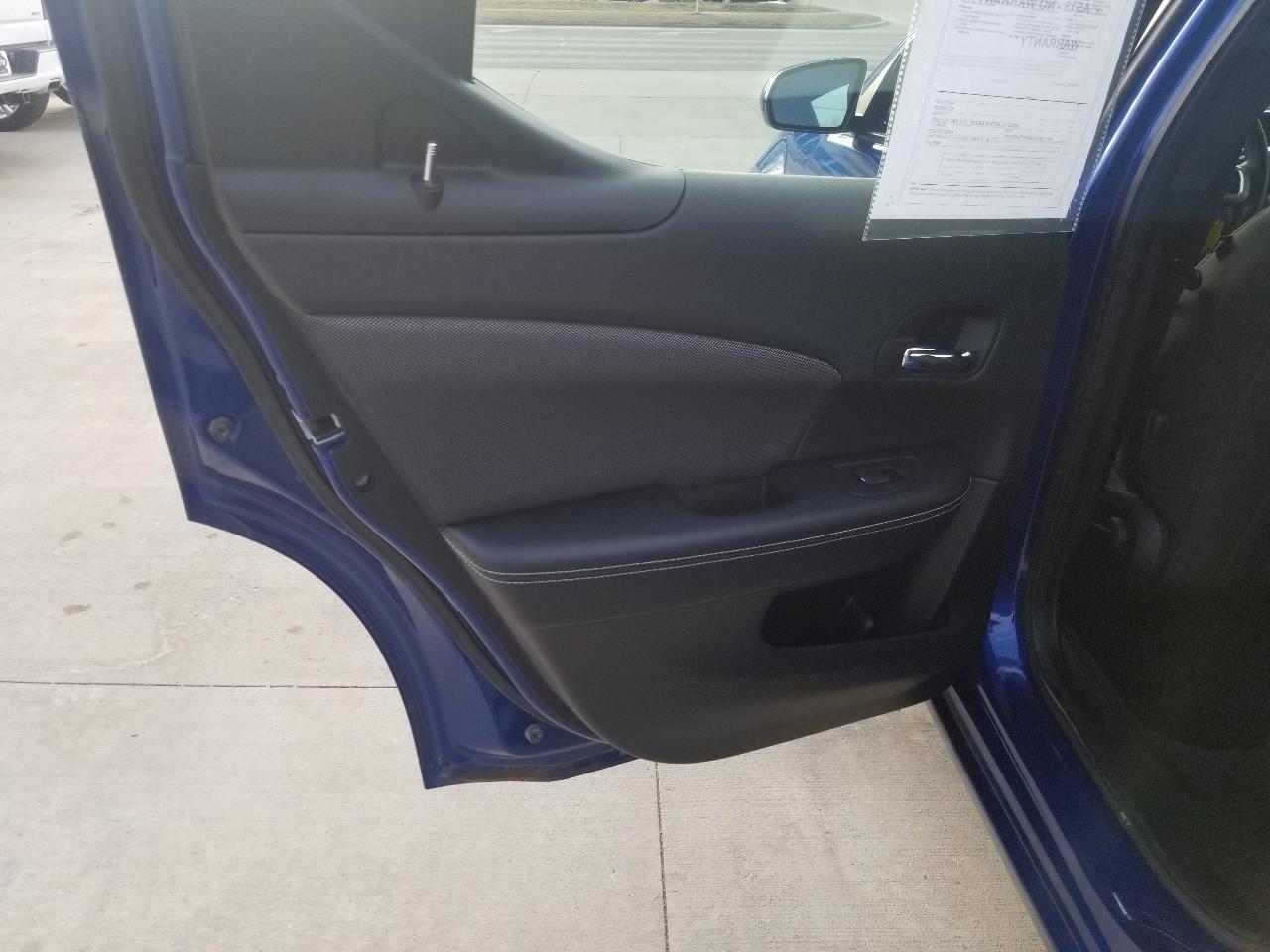 Dodge Avenger 4dr Sdn SXT 2012