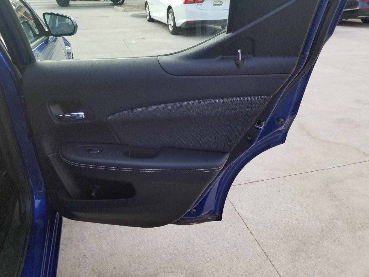 Dodge Avenger 4dr Sdn SXT 2012