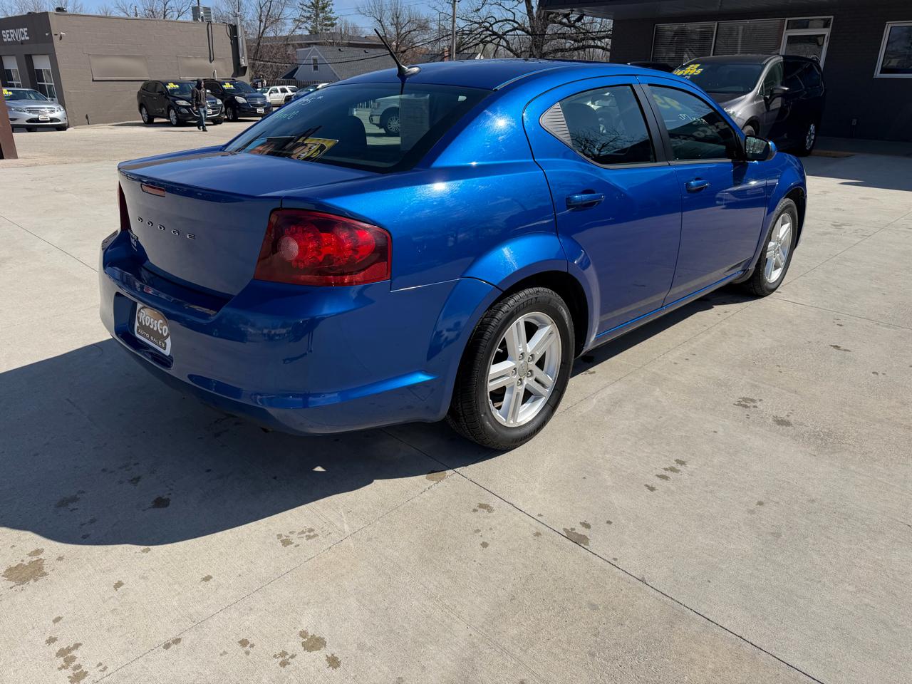 Dodge Avenger 4dr Sdn SXT 2012