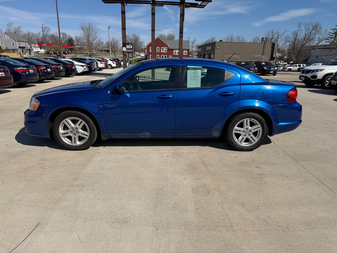 Dodge Avenger 4dr Sdn SXT 2012