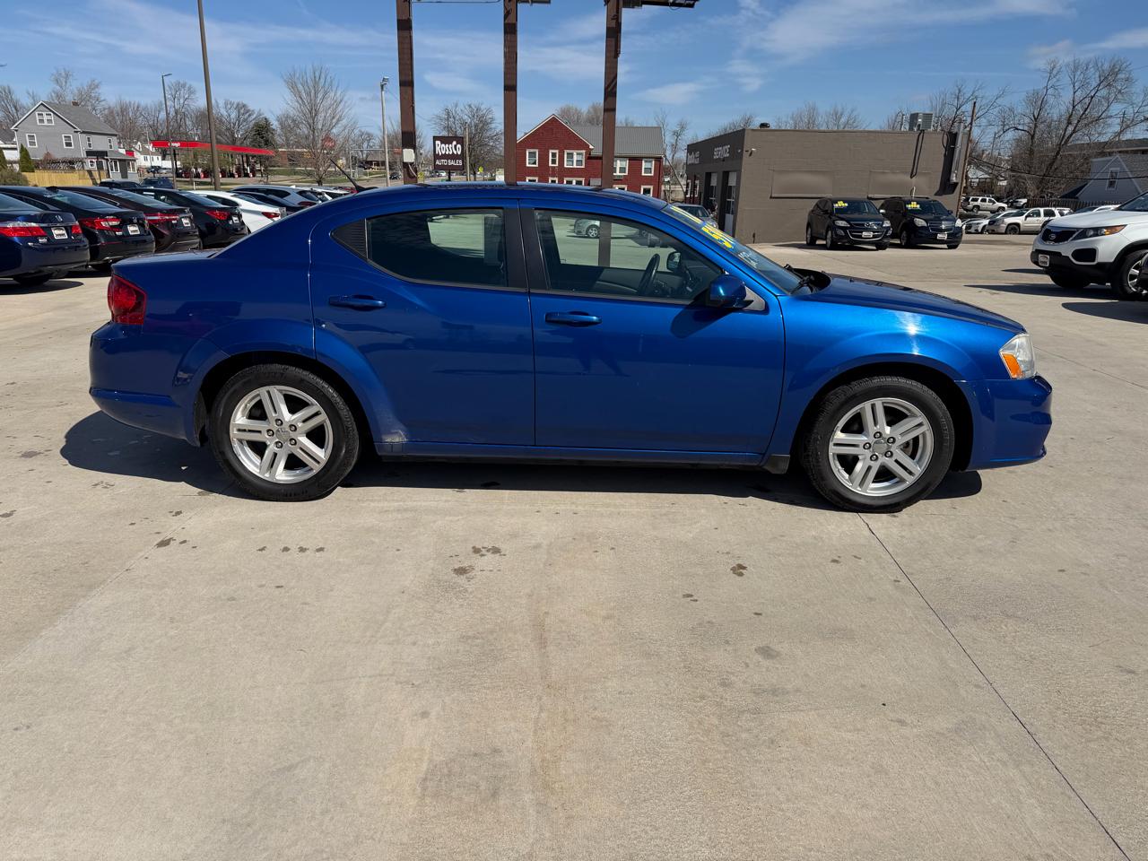 Dodge Avenger 4dr Sdn SXT 2012