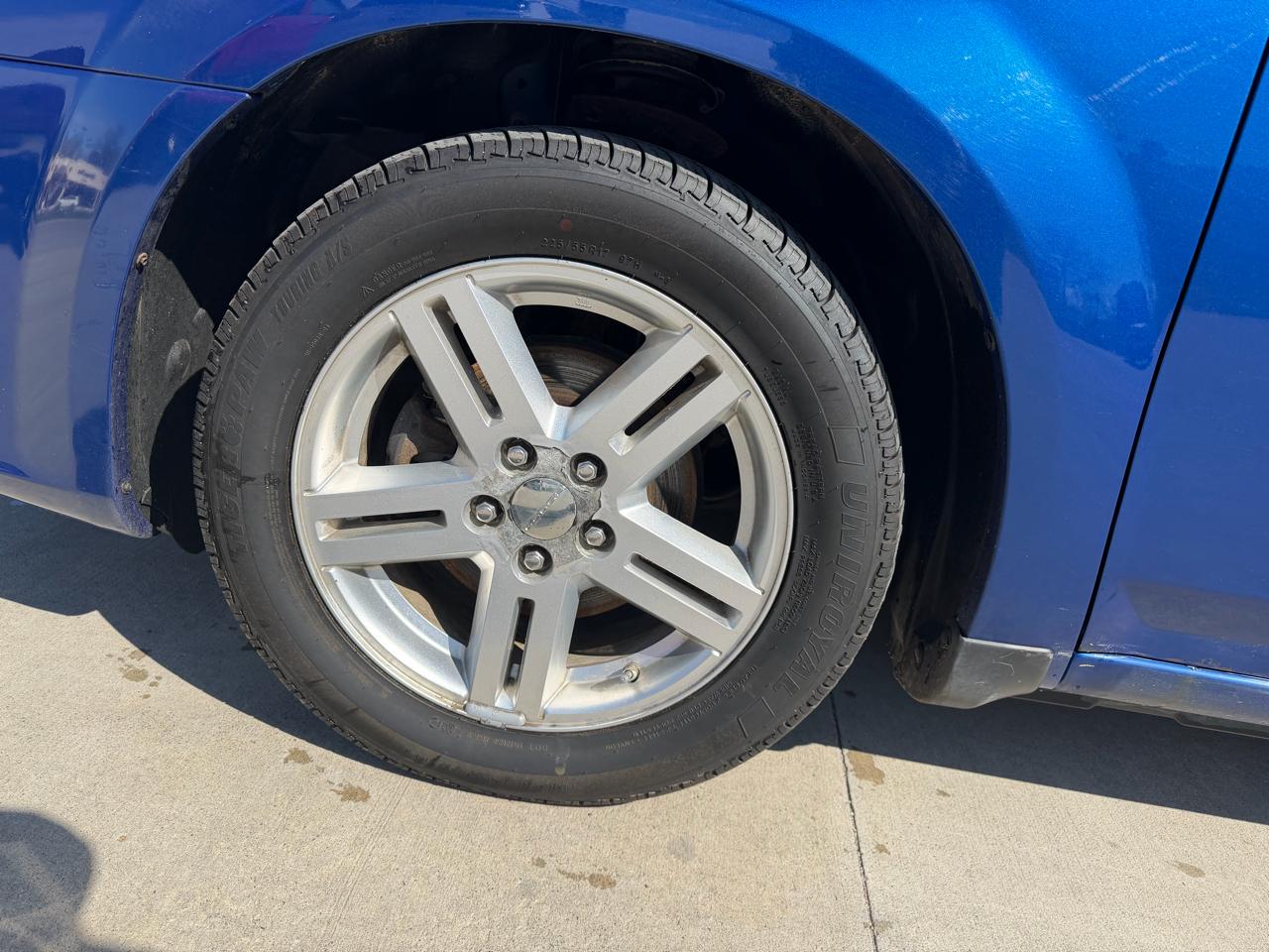 Dodge Avenger 4dr Sdn SXT 2012