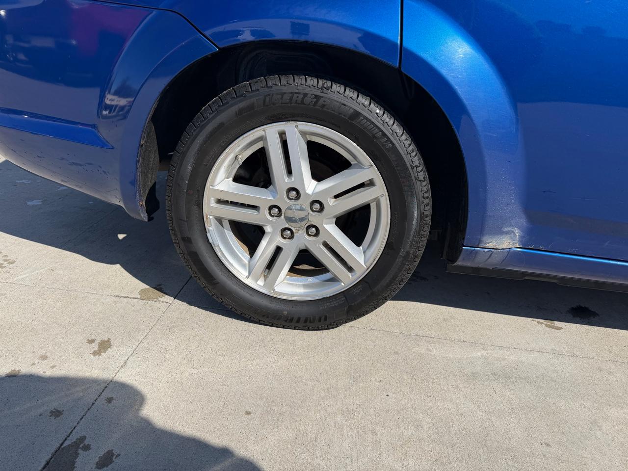 Dodge Avenger 4dr Sdn SXT 2012