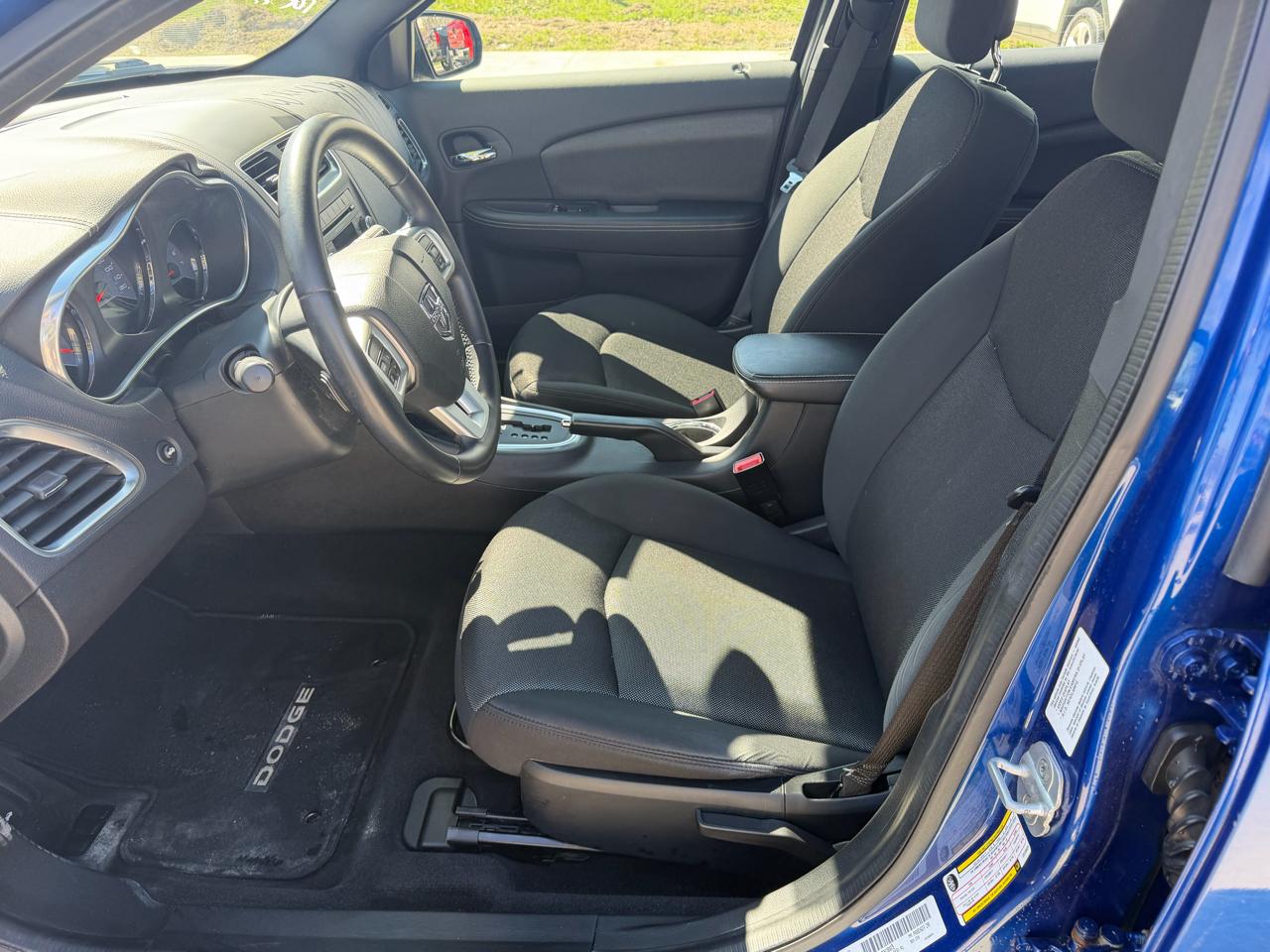 Dodge Avenger 4dr Sdn SXT 2012