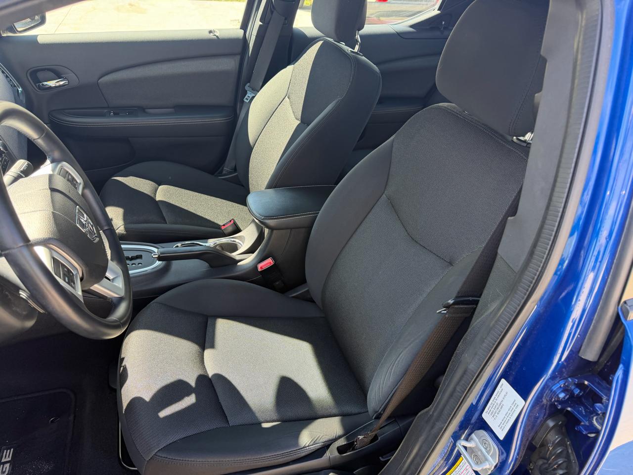 Dodge Avenger 4dr Sdn SXT 2012