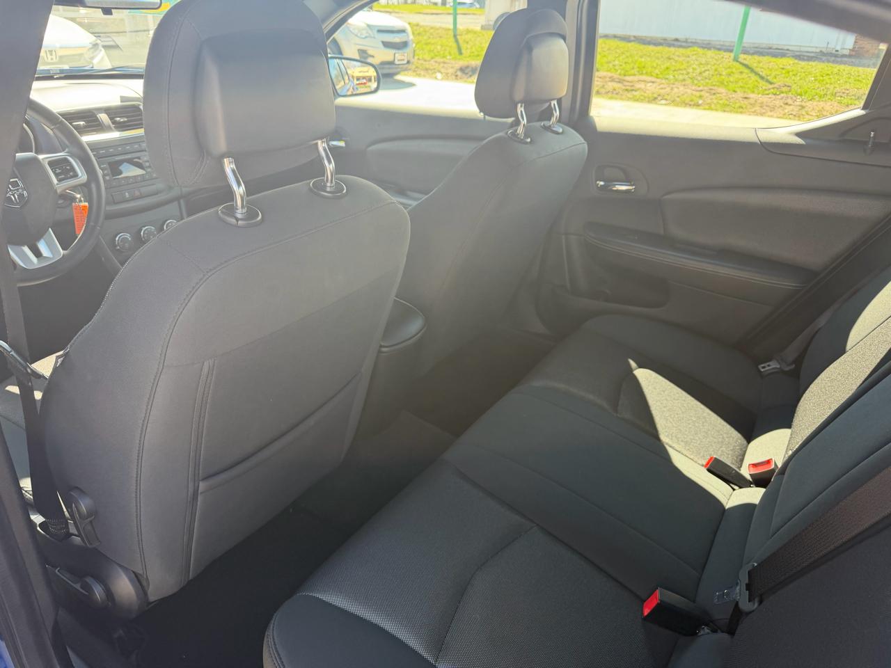 Dodge Avenger 4dr Sdn SXT 2012