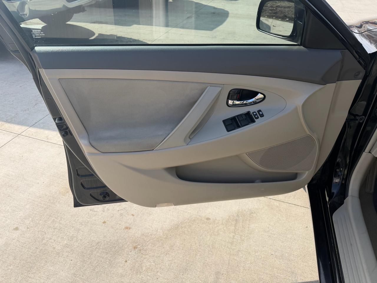 Toyota Camry 4dr Sdn I4 Auto (Natl) 2009