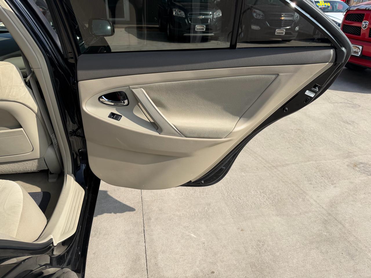 Toyota Camry 4dr Sdn I4 Auto (Natl) 2009