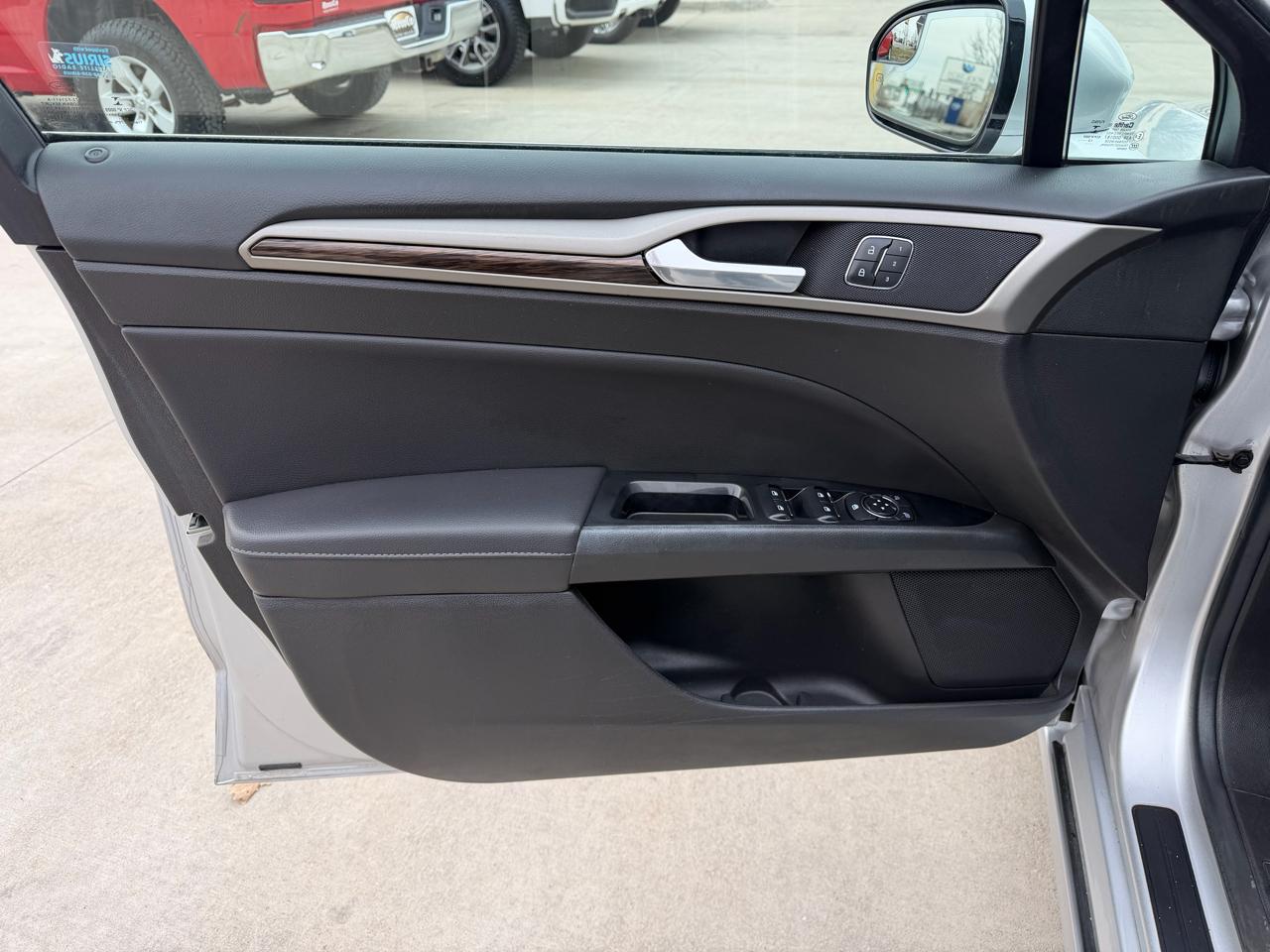 Ford Fusion 4dr Sdn SE FWD 2014