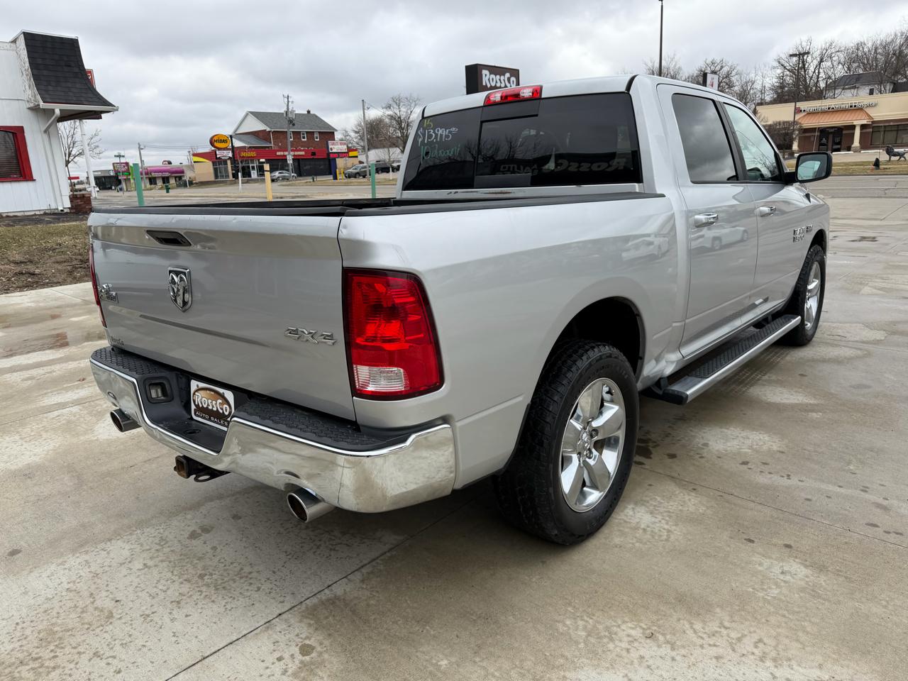 RAM 1500 4WD Crew Cab 140.5" Big Horn 2015