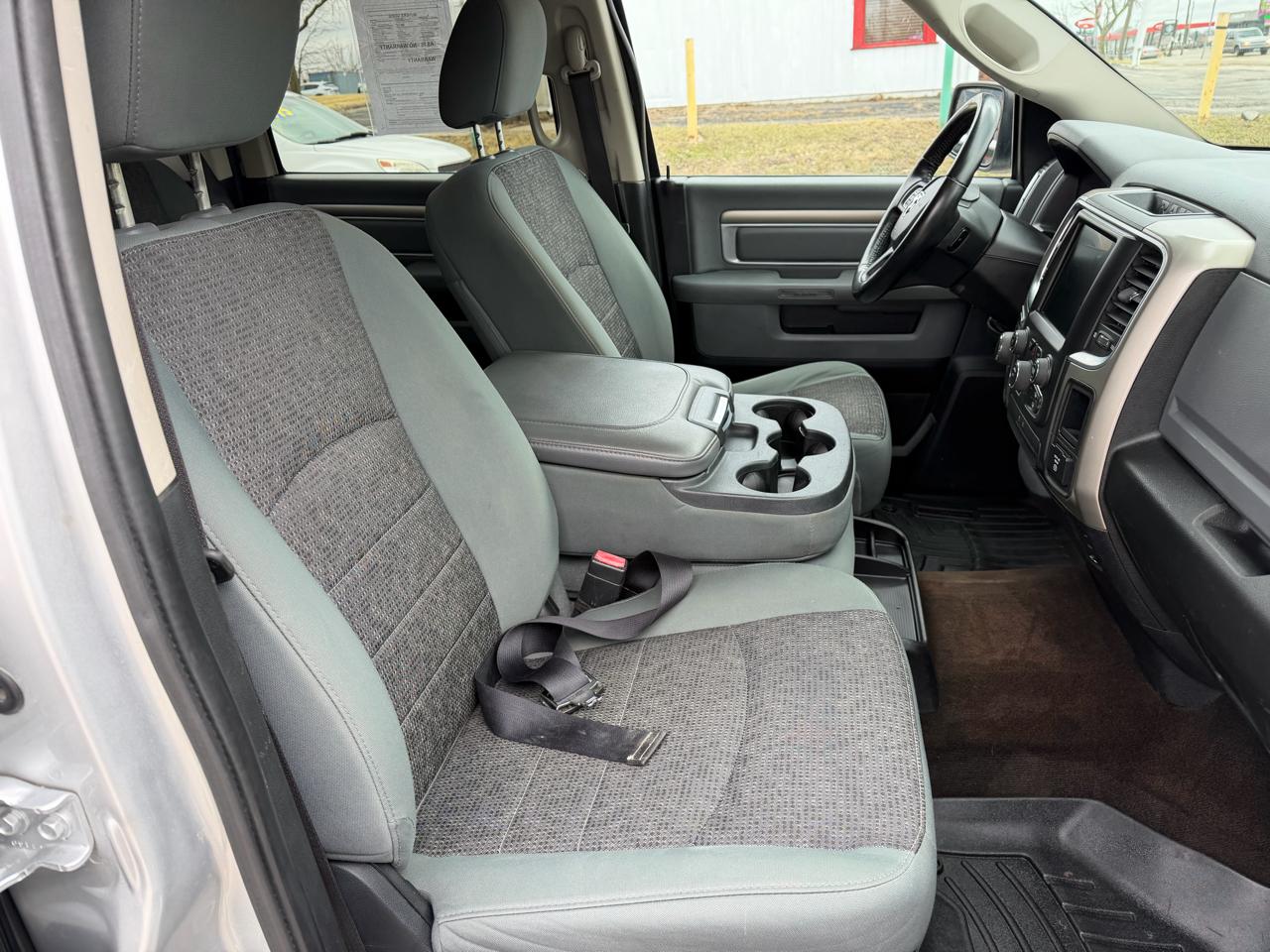 RAM 1500 4WD Crew Cab 140.5" Big Horn 2015